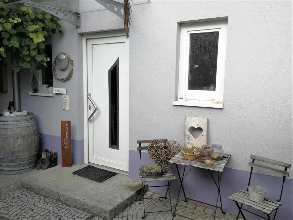 Haus Bienen Bed & Breakfast Иринген Екстериор снимка